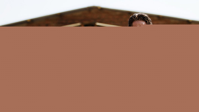 кадр из фильма Проповедник с пулемётом