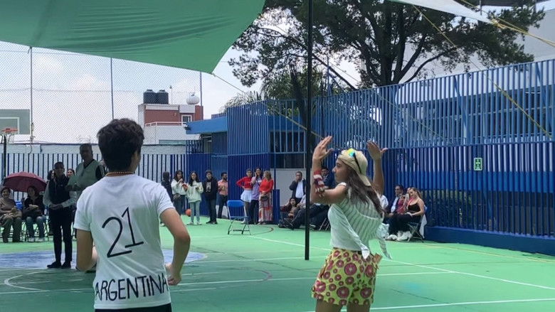 кадр из фильма The School