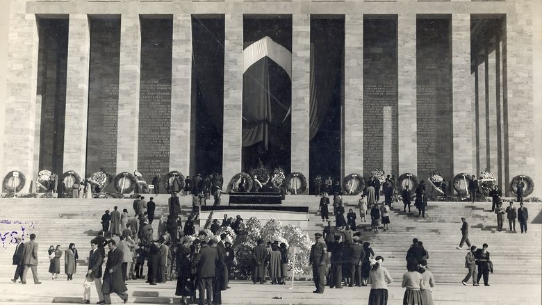 кадр из фильма Atatürk: Founder of Modern Turkey