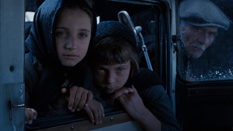 кадр из фильма Христос остановился в Эболи