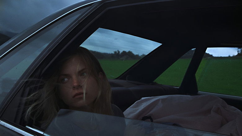 кадр из фильма Zza szyby podglądam jak umiera sarna, młoda