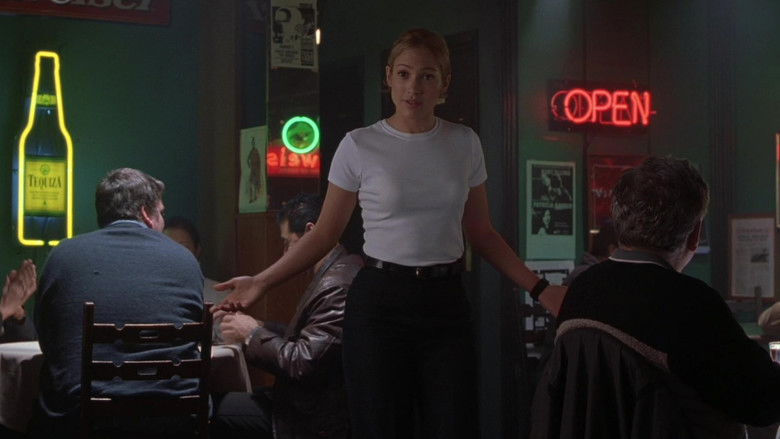 кадр из фильма Глаза ангела