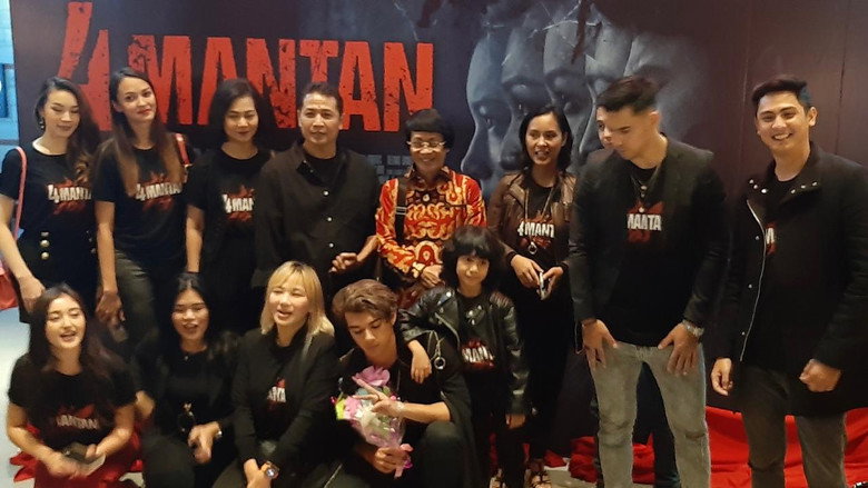 кадр из фильма 4 Mantan