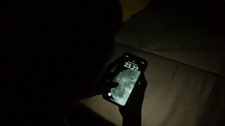 кадр из фильма Jangan Biarkan Terbuka