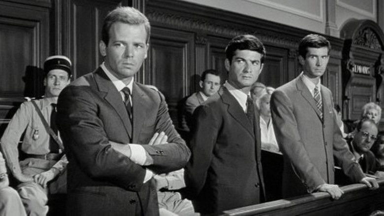 кадр из фильма Меч и весы