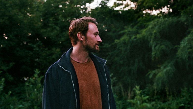 кадр из фильма Здесь