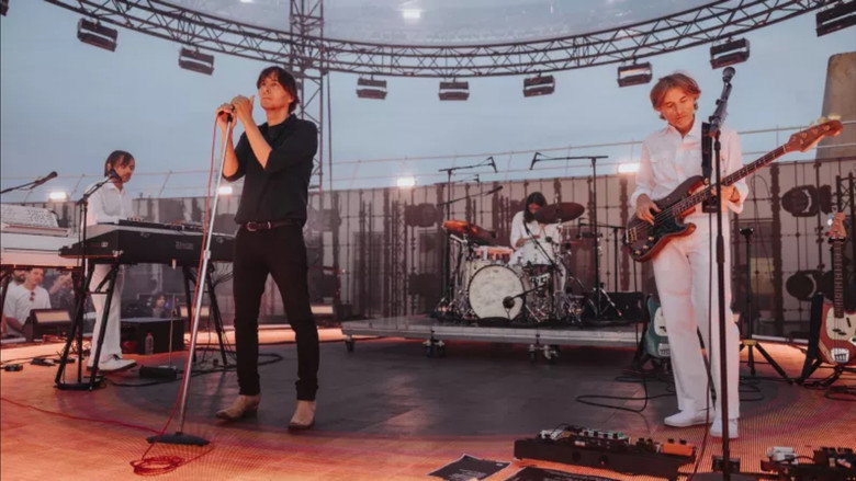 кадр из фильма Terminal 1 : Air, Phoenix et Étienne de Crécy