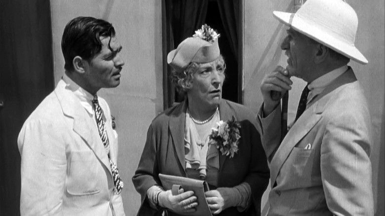 кадр из фильма Моря Китая