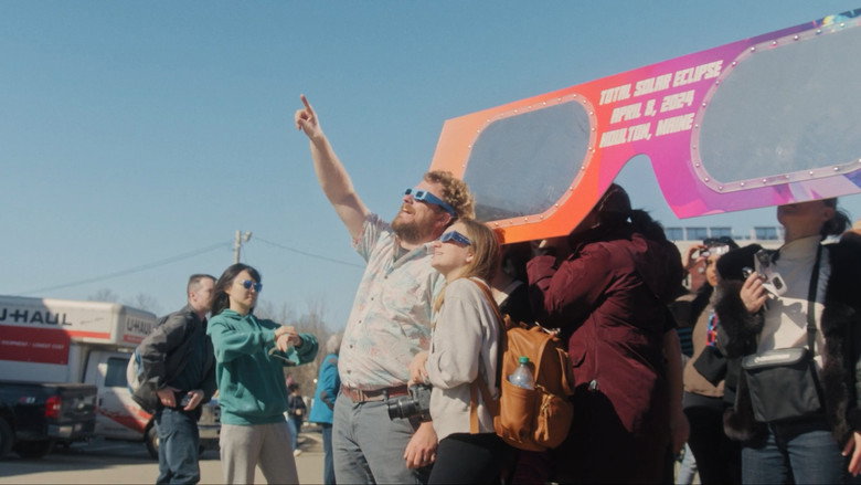 кадр из фильма A Moment in the Sun