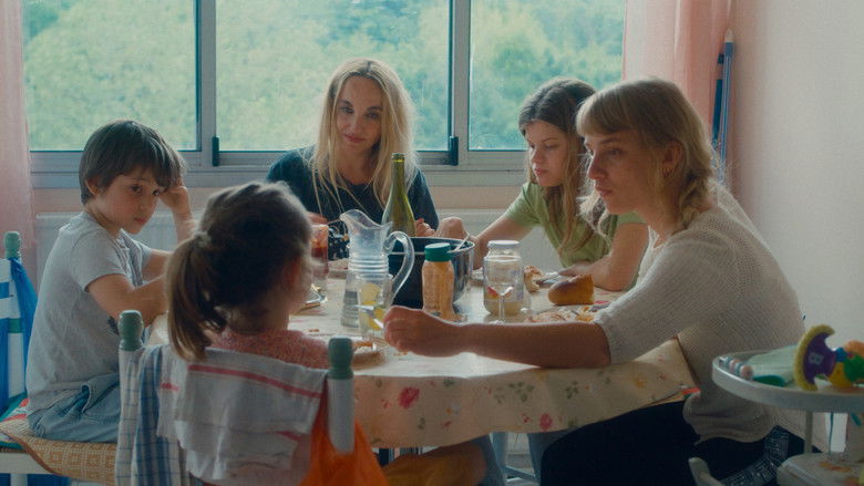 кадр из фильма Fifi