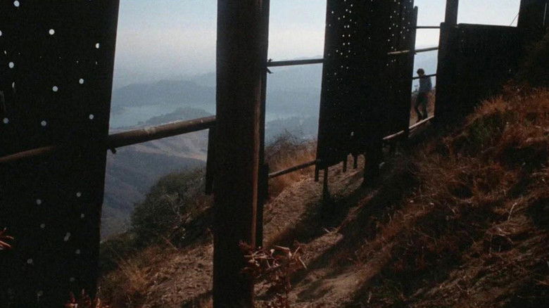 кадр из фильма Hollywood 90028