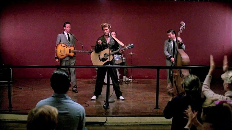 кадр из фильма Элвис