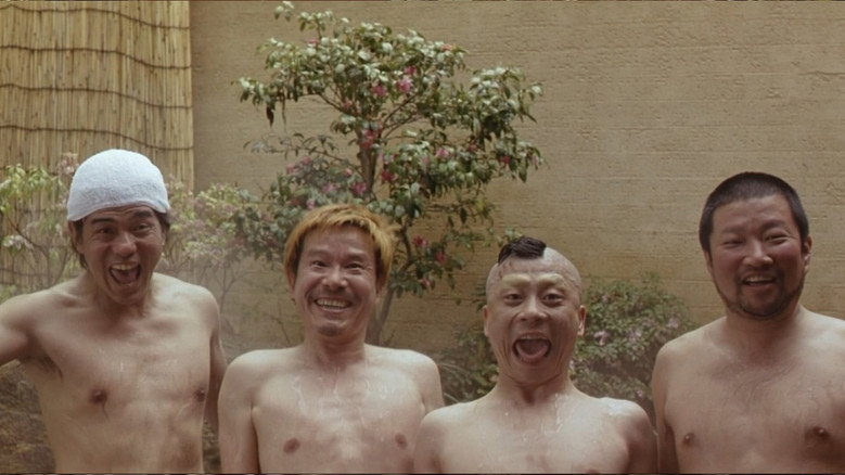 кадр из фильма Пapни c лaтyнными кacтeтaми