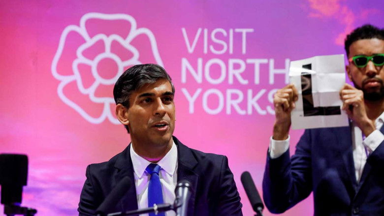 кадр из фильма How I Won the UK Election