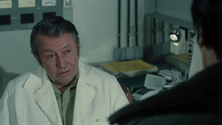 кадр из фильма Военврач