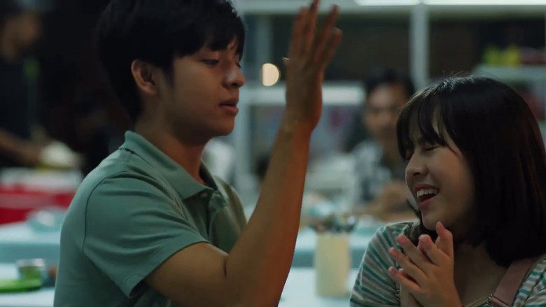 кадр из фильма Dua Garis Biru