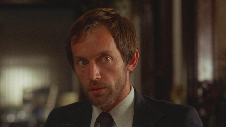 кадр из фильма Обреченное поместье