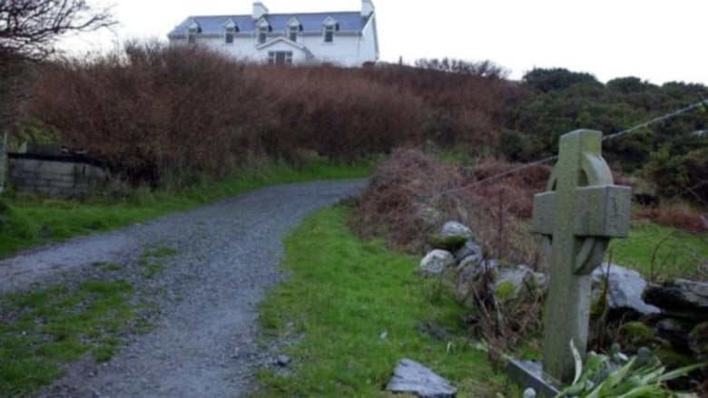 кадр из фильма The Du Plantier Case