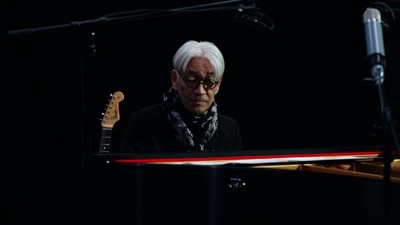 кадр из фильма Ryuichi Sakamoto Playing the Piano for the Isolated