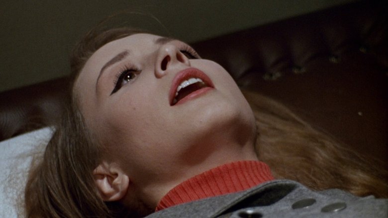 кадр из фильма Синяя рука