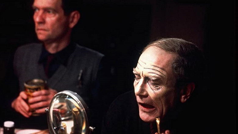 кадр из фильма Костюмер