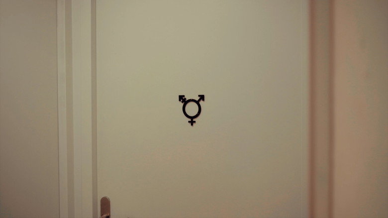 кадр из фильма Bathroom Bill