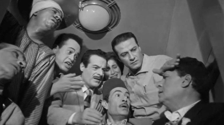 кадр из фильма بين السماء والأرض