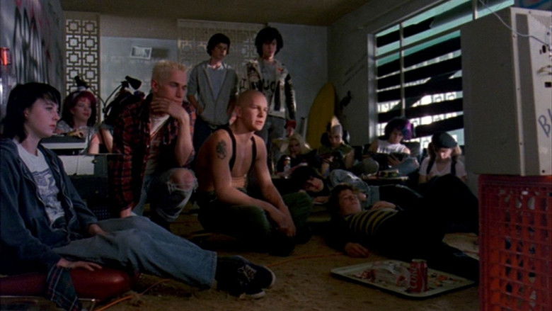 кадр из фильма Пригород