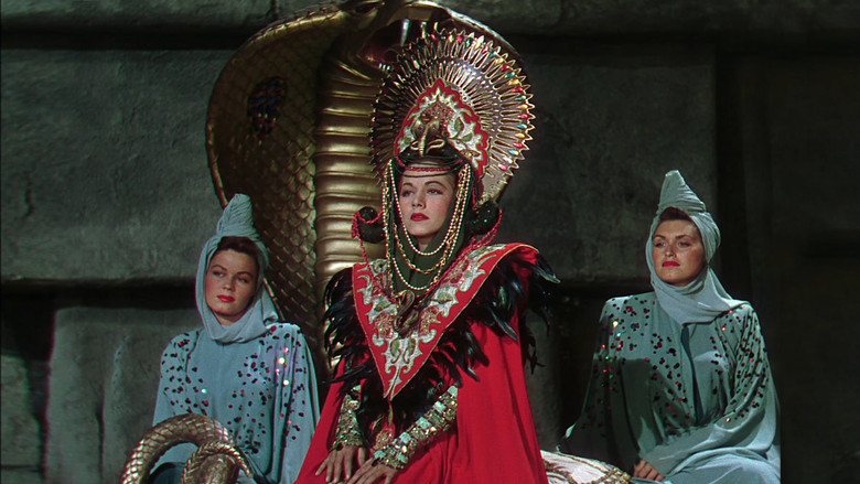 кадр из фильма Женщина-кобра