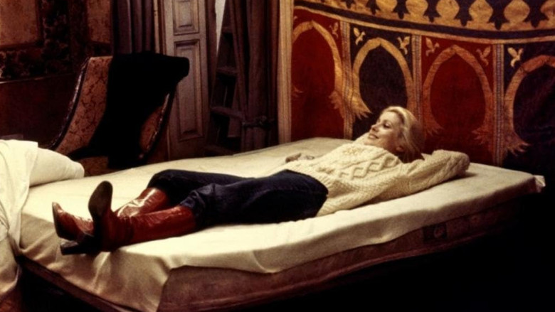 кадр из фильма Женщина в красных сапогах