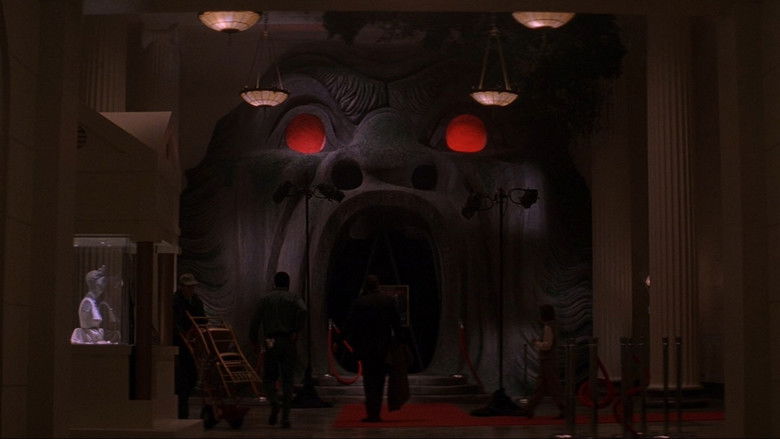 кадр из фильма Реликт