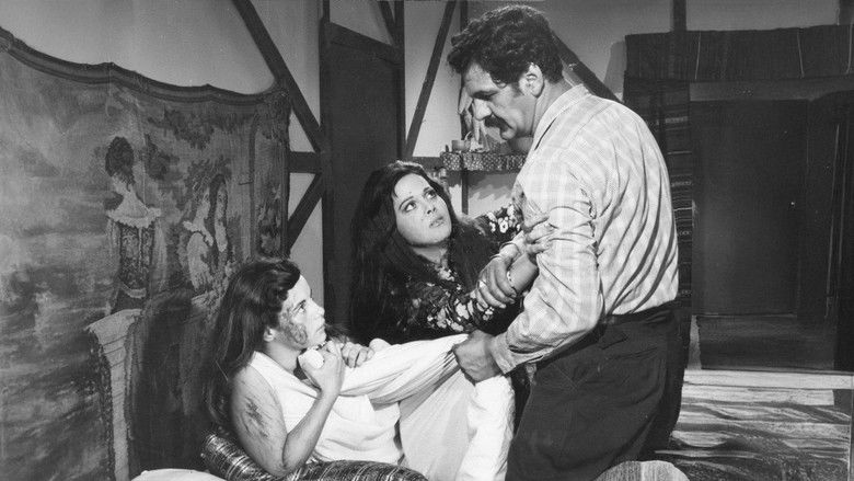 кадр из фильма Yüzbaşının Kızı