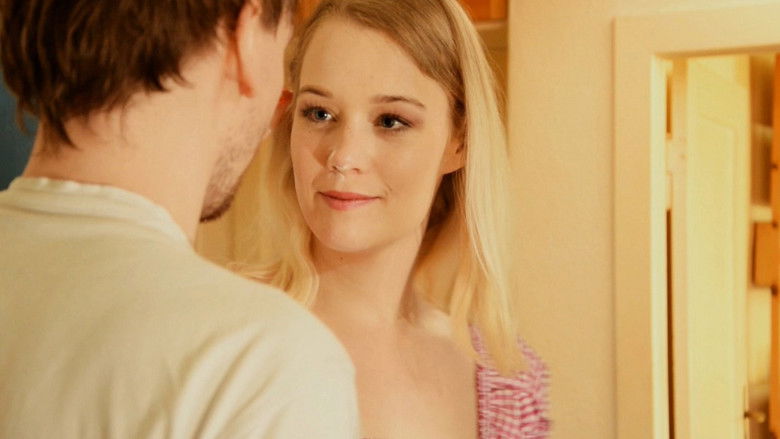 кадр из фильма HILFLOS IN WEIßENSEE, Es kann jeden treffen!