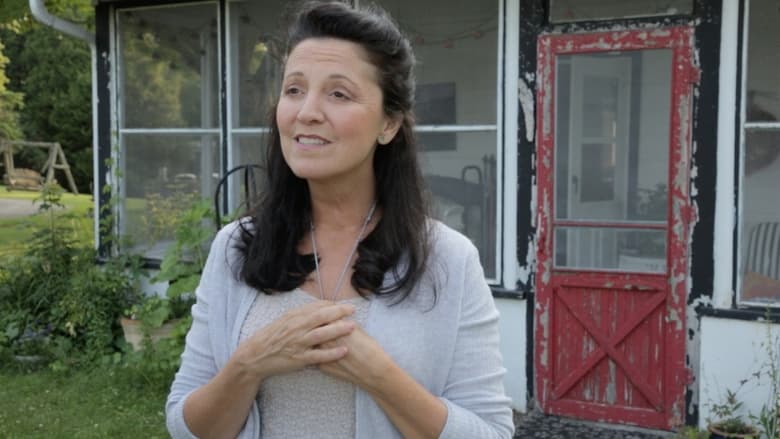 кадр из фильма June Falling Down