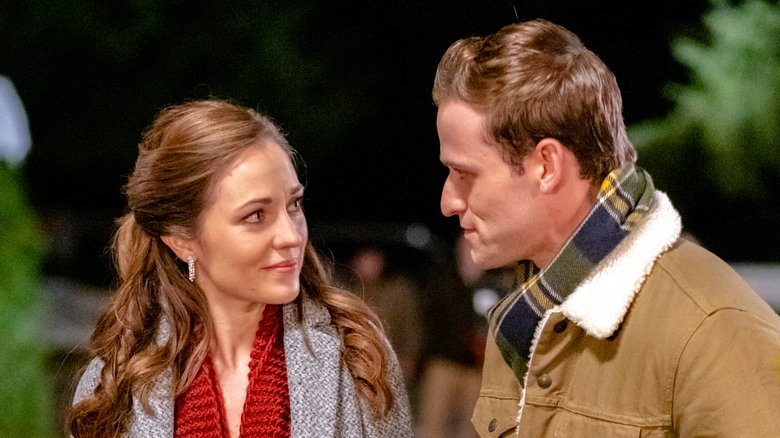 кадр из фильма A Homecoming for the Holidays