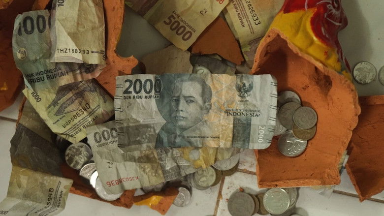 кадр из фильма Short on Cash