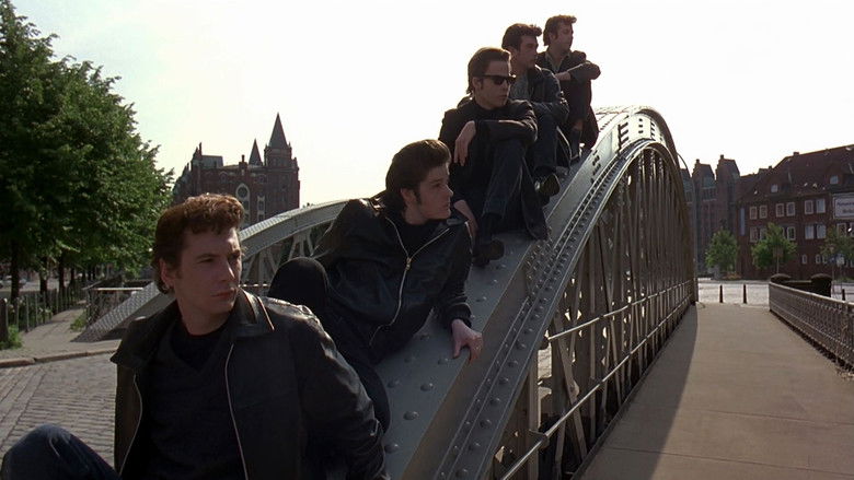 кадр из фильма Битлз: Четыре плюс один (Пятый в квартете)