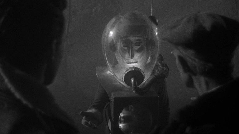 кадр из фильма The Man from Planet X