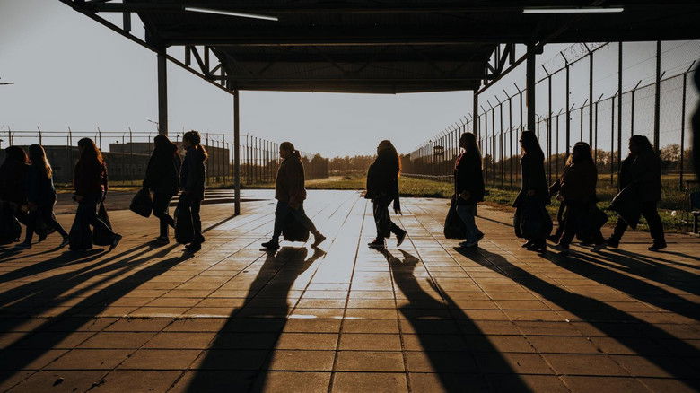 кадр из фильма Женщина в очереди