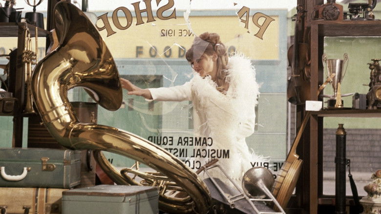 кадр из фильма Петулия