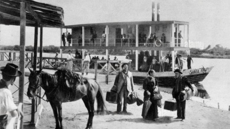 кадр из фильма Passaporto rosso