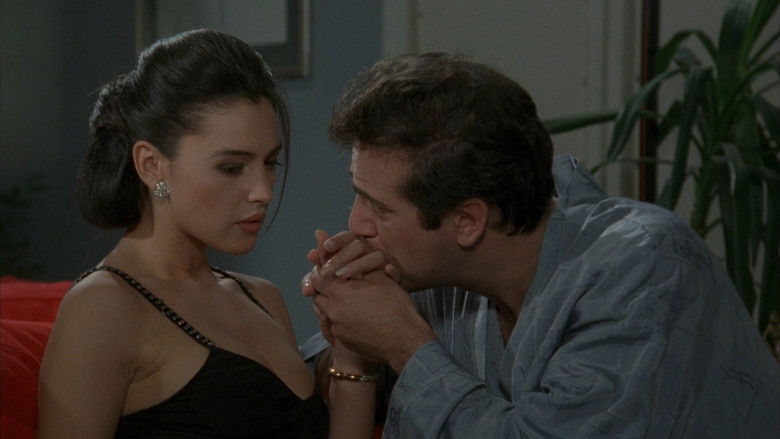 кадр из фильма Злоупотребление