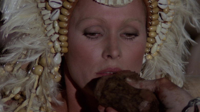 кадр из фильма Бог людоедов