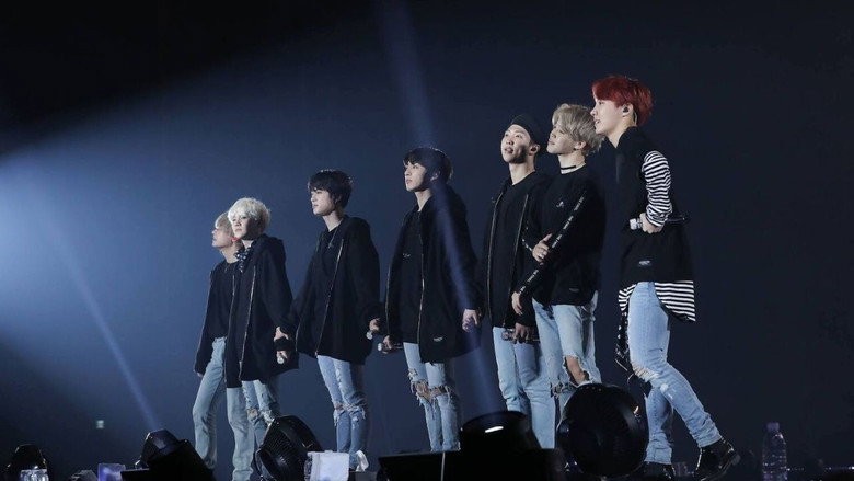 2017 BTS LIVE TRILOGY EPISODE III: THE WINGS TOUR IN SEOUL