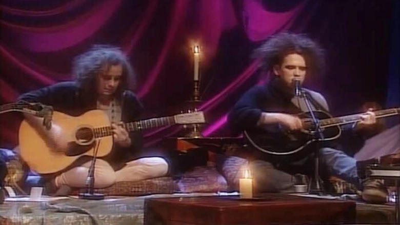 кадр из фильма The Cure: MTV Unplugged