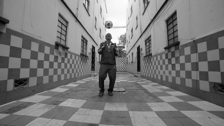 кадр из фильма Me cuesta tanto olvidarte