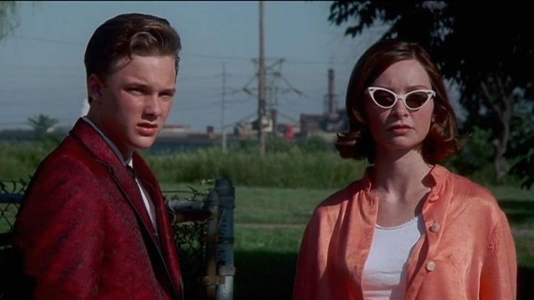 кадр из фильма Каково врать в Америке