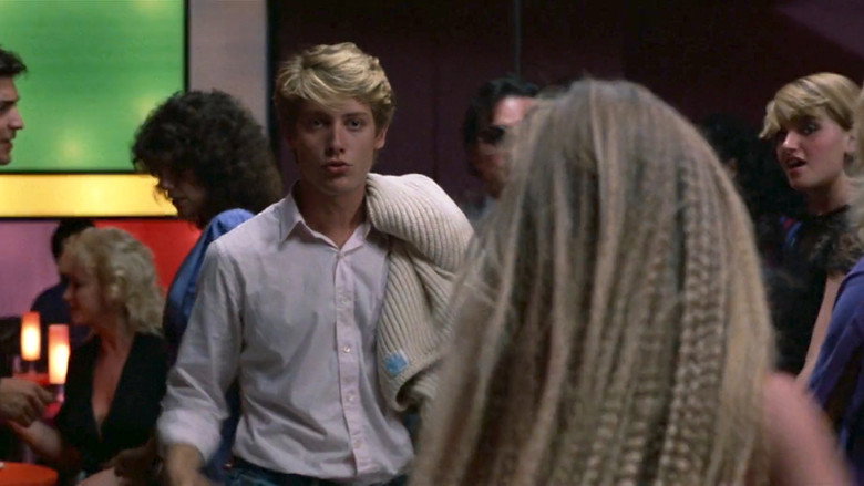 кадр из фильма Стенка на стенку