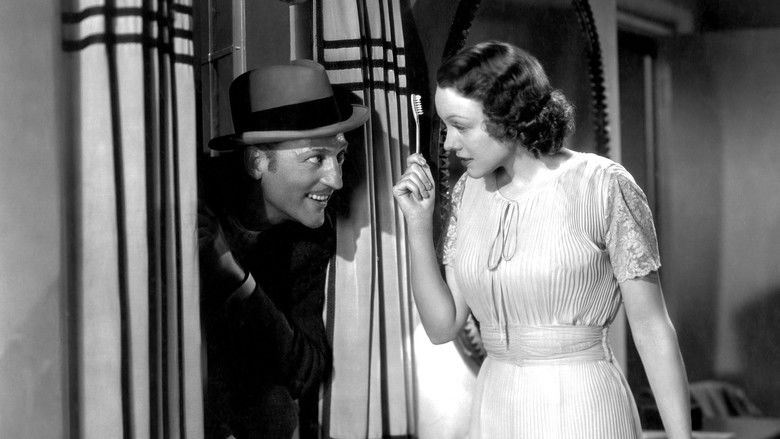 кадр из фильма Дело о бархатных коготках