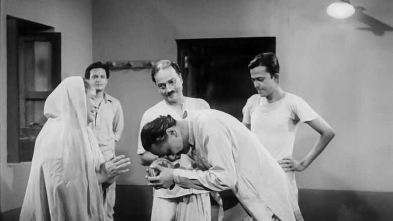 кадр из фильма ওরা থাকে ওধারে